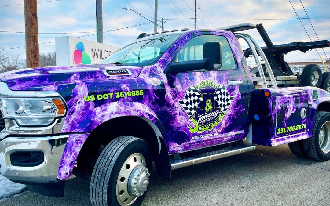 “HOT” TOW TRUCK FULL WRAP